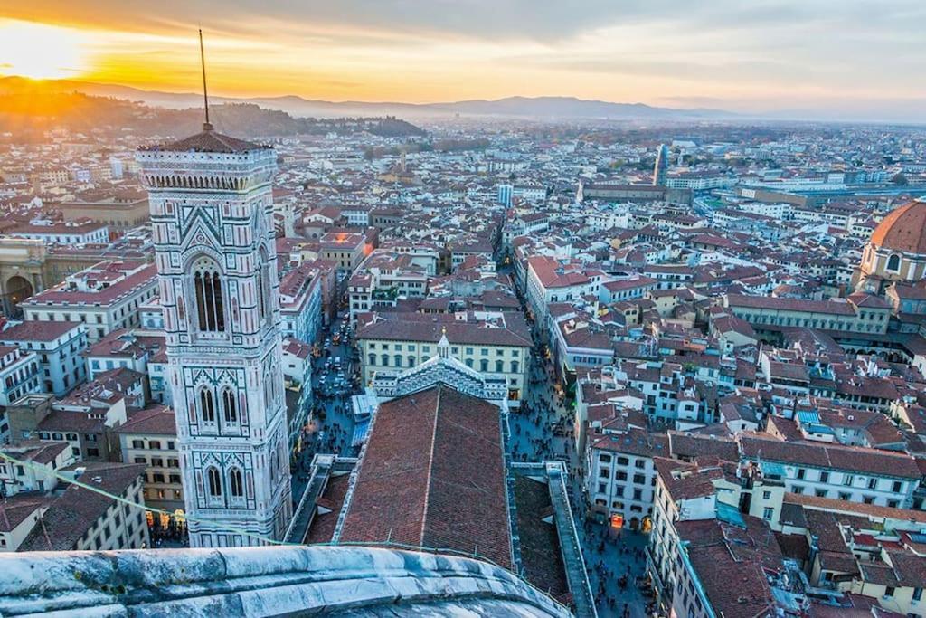Cozy Apartment With Private Garden - City Center - Florence Exterior photo